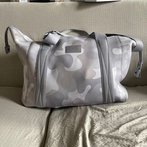 XL Landon Carryall Camo Dagne Dover